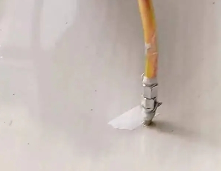 青白江瓷砖空鼓维修公司专业解答在瓷砖铺贴过程中，如果使用的砂料过粗（如全部使用了粗砂），可能会导致以下问题